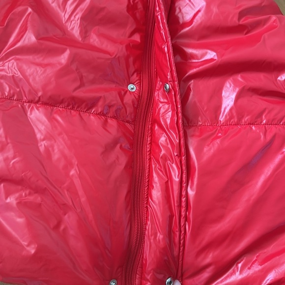 A New Day | Cherry Red Puffer Vest | Soft Faux Fur Lined | size M | Snap Button - Picture 6 of 6